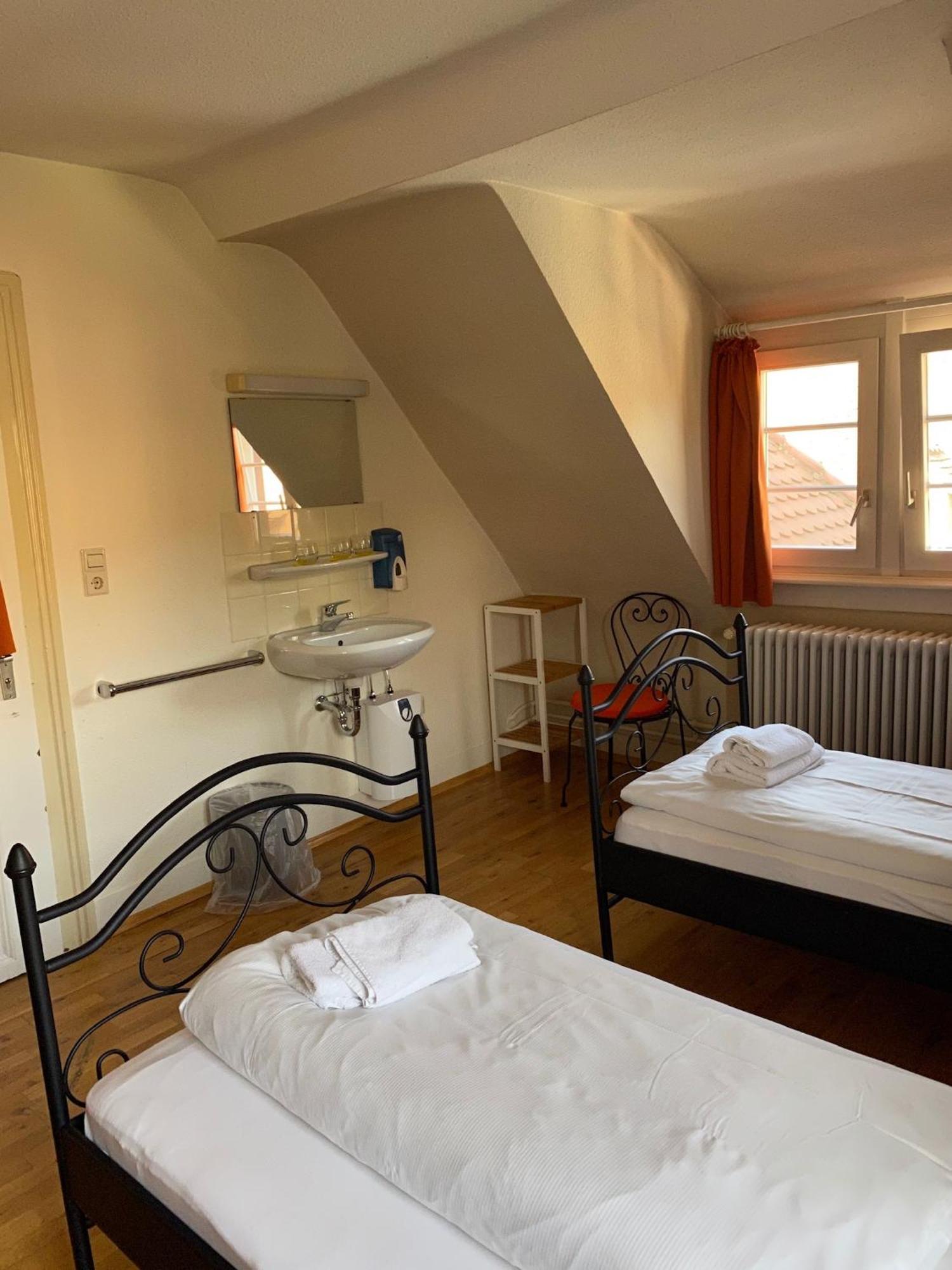 Hotel Gasthaus Schuetzen Freiburg Ruang foto