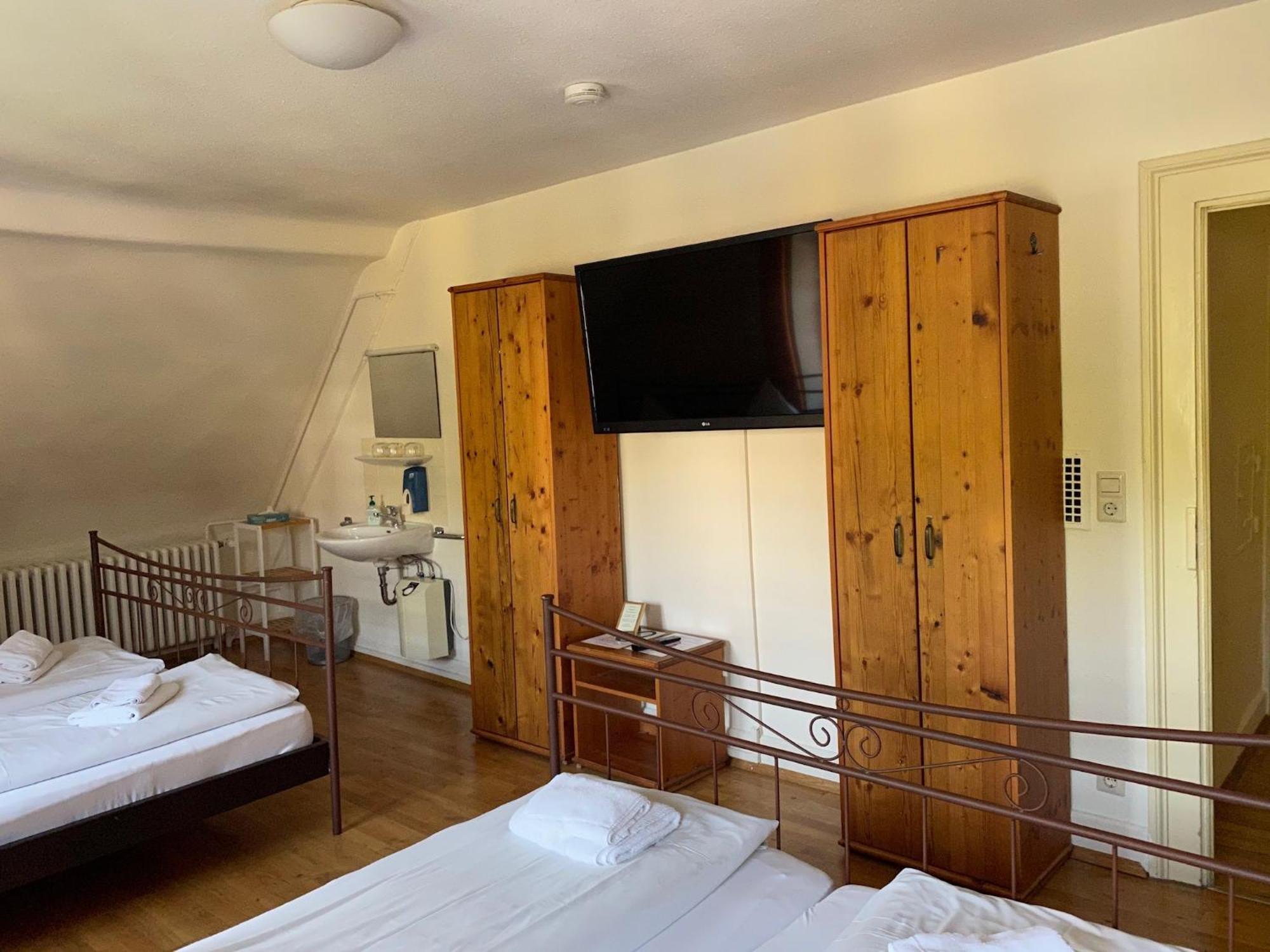 Hotel Gasthaus Schuetzen Freiburg Ruang foto
