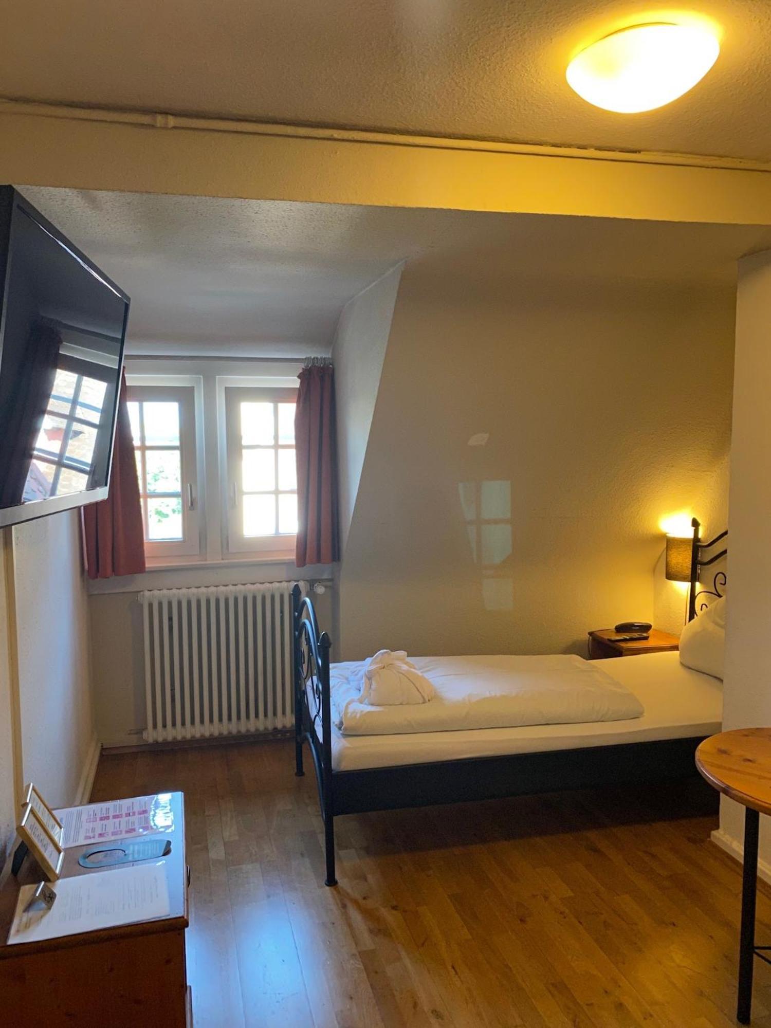Hotel Gasthaus Schuetzen Freiburg Ruang foto