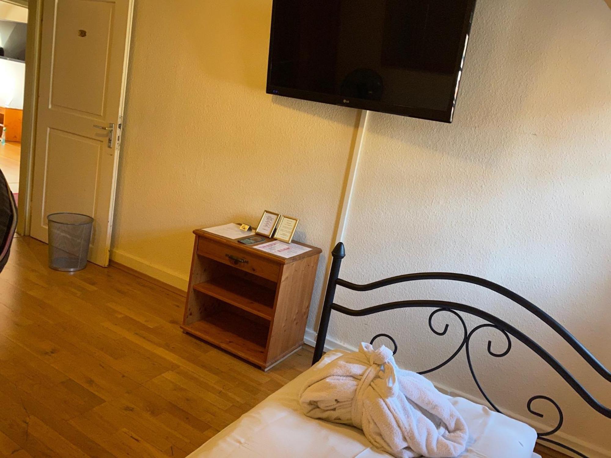Hotel Gasthaus Schuetzen Freiburg Ruang foto